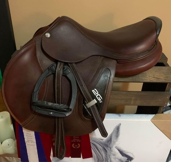 2GS carbon 17.5inch seat – Image 2