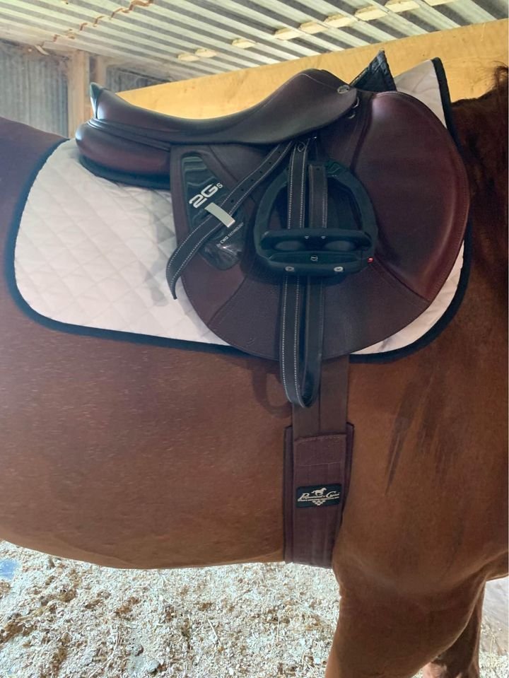 2GS carbon 17.5inch seat – Image 4