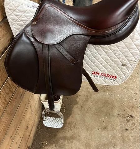 2023 Antares saddle 17.5